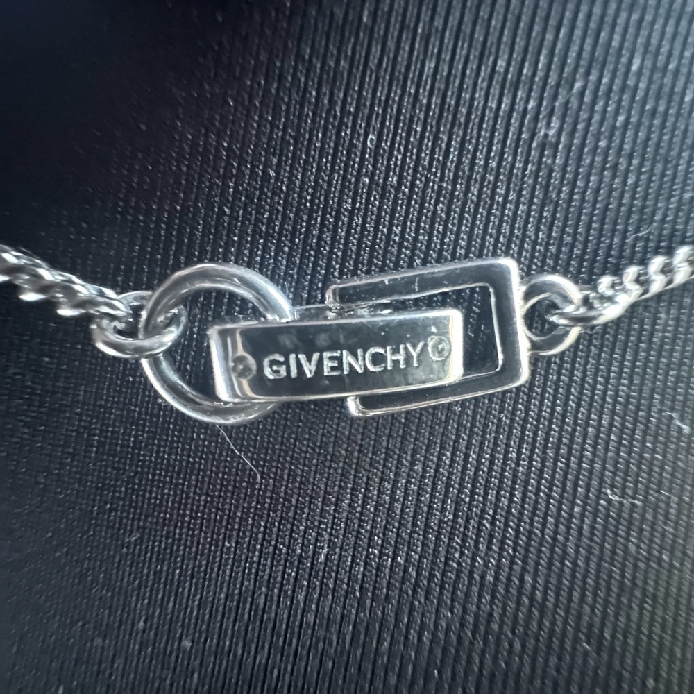 Givency Round Rhinestone Pendant - Picture 8 of 12